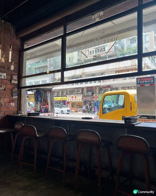 《工業風打卡Cafe🔥睇住電車路食野幾Chill》