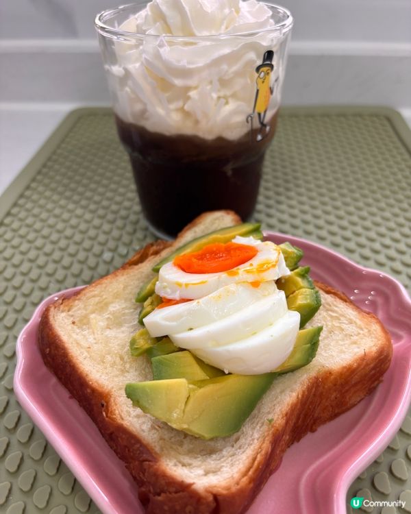 牛油果烚蛋丹麥吐司配上一杯靚靚咖啡,展開美好的一天!法式咖啡...