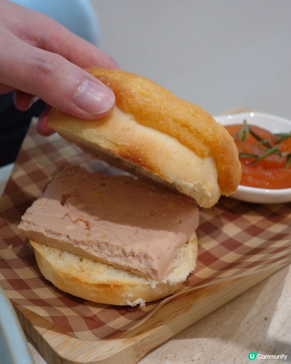 灣仔 粉藍打卡cafe. 歎酸種貝果