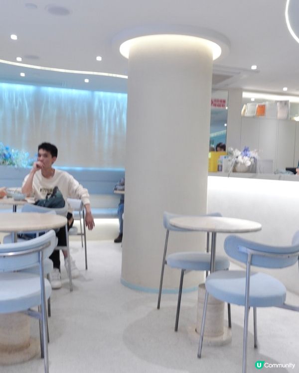 灣仔 粉藍打卡cafe. 歎酸種貝果