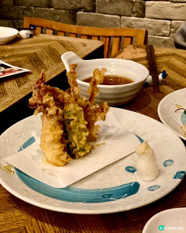 ✨香港🇭🇰-⚠️💬必點火山熔岩鮭魚卷‼️💢滿滿氛圍感居酒屋⁉️📣見內文