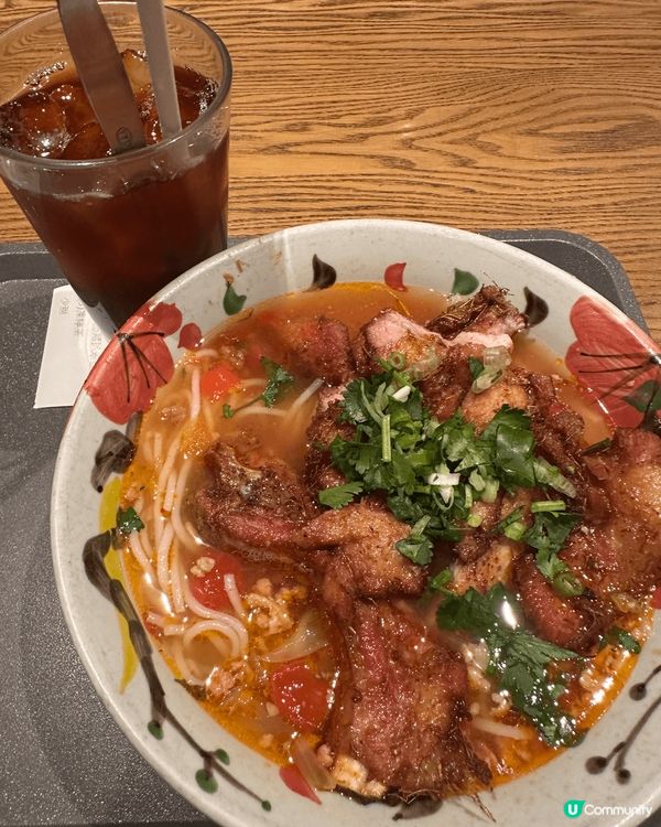 最近在上環的信德中心發現了一家超讚的餐廳－明谷，這裡的香茅豬...