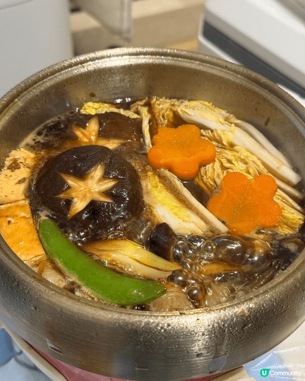 喺觀塘嘅日式壽喜燒餐廳《喰樂》推出二人外賣套餐，有齊靚靚A5...