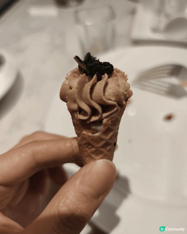 「COVA意式下午茶 — 舌尖歎米蘭，手機先食飽！」