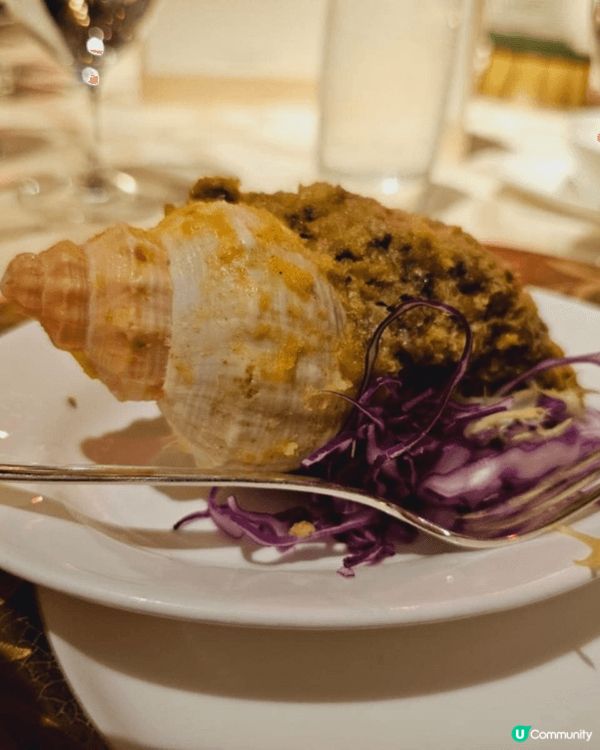 老細朋友結婚在四季酒店擺酒，我精心打扮去吃這個結婚酒值，很感...