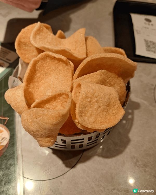 今日經過見到一個主打泰國邊爐，一人一鍋，湯底有椰子雞，牛肋骨...