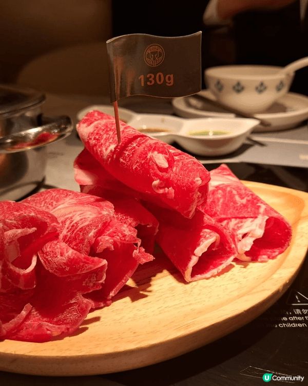 今日經過見到一個主打泰國邊爐，一人一鍋，湯底有椰子雞，牛肋骨...