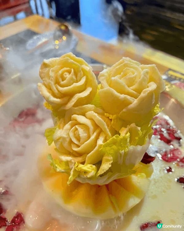 最近和朋友來到「大滾友火鍋」打邊爐，餐廳裝修以宮廷風為主，店...