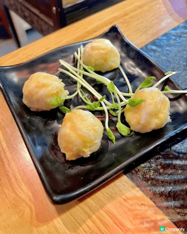 最近和朋友來到「大滾友火鍋」打邊爐，餐廳裝修以宮廷風為主，店...