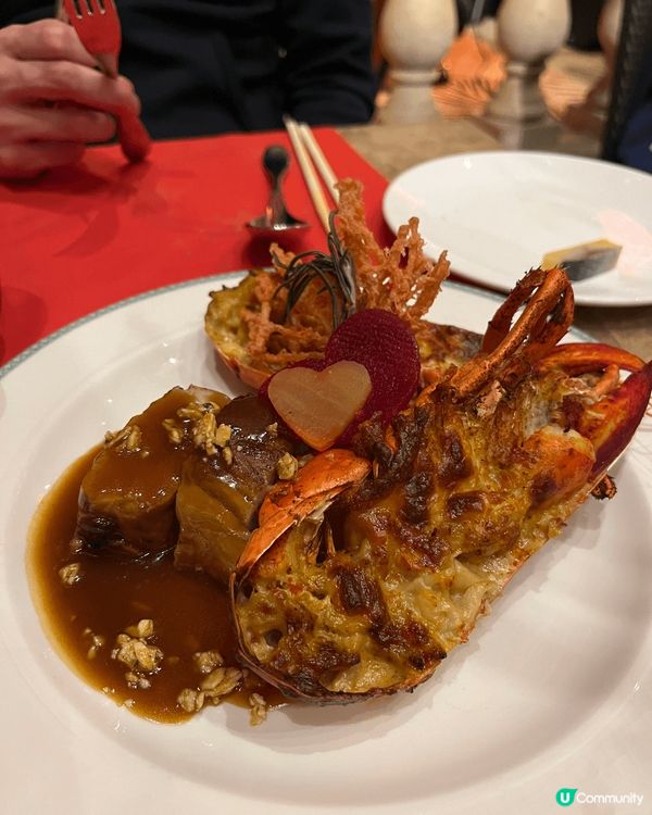 今年情人節去咗帝苑酒店食自助餐，個環境係有啲懷舊式嘅，咁啱坐...