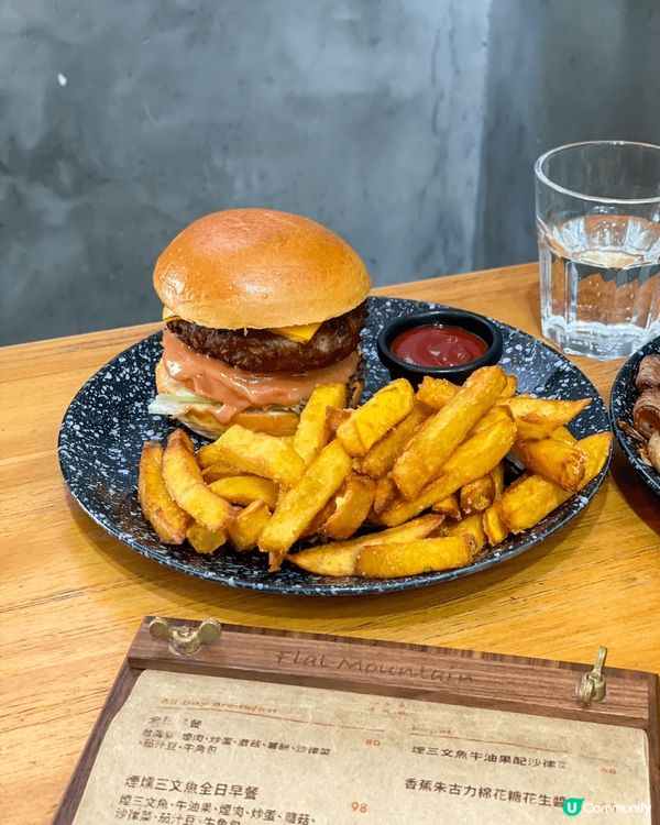 Flat Mountain Cafe (天水圍)
