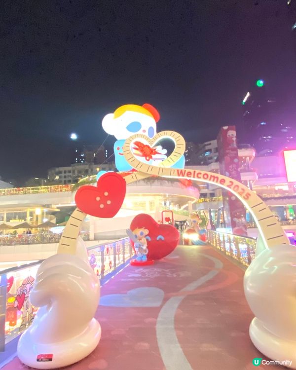 晚上🌃戶外打卡巨型公仔仲靚啊🤩🤩❤️