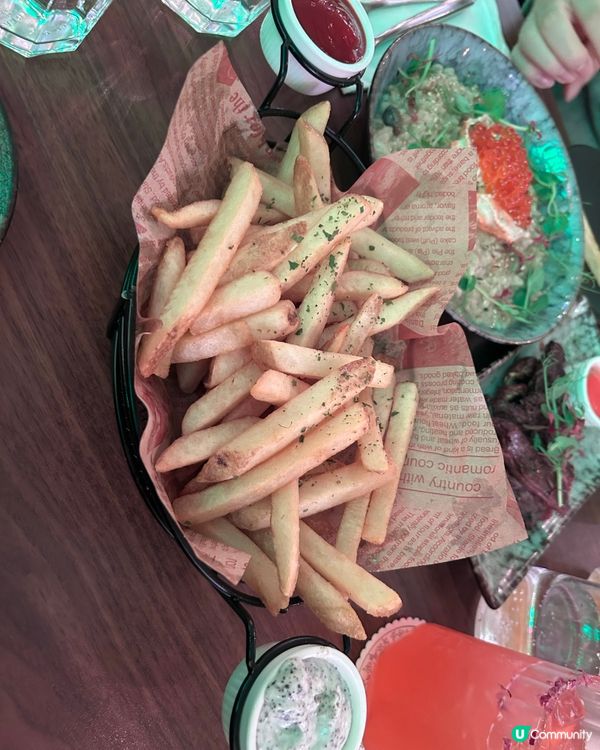 又係餐廳又係蛋糕舖