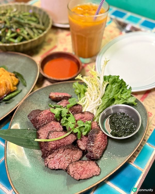 ## 大角咀米芝連泰國菜😋  
## 炭火燒牛肉🔥蟹肉奄列