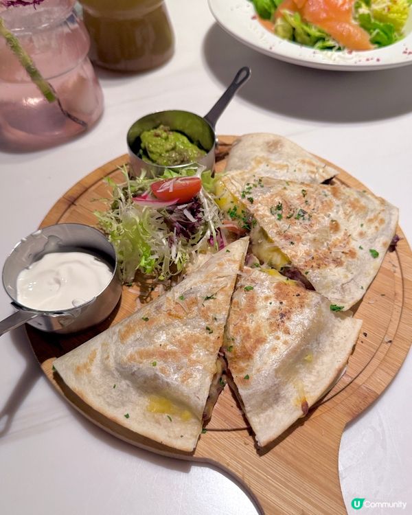 慶祝 絕對不能少. 旺角西餐靚畫碟