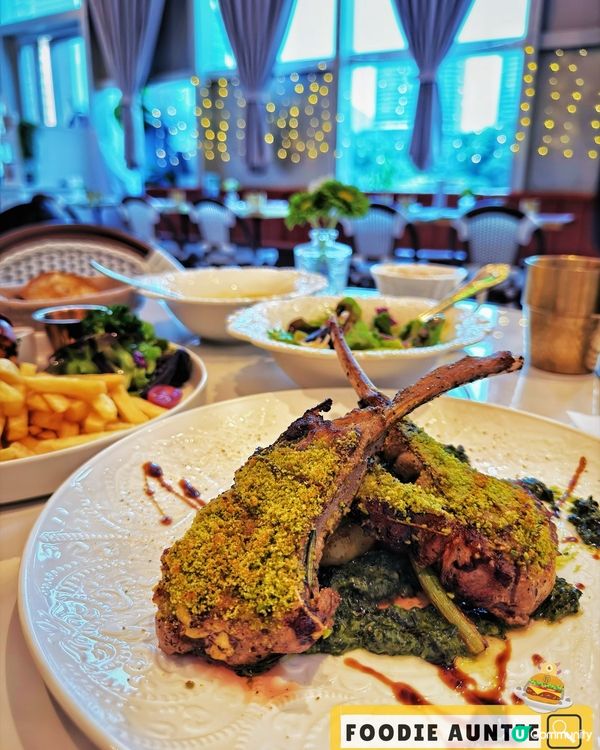 👽 食神大媽《尖沙咀｜有午市套餐供應嘅靚靚西餐廳》