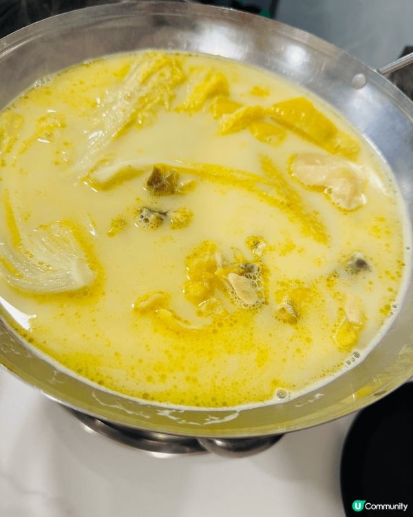 長沙灣嘅一鍋雞由粵菜大廚主理，每一款雞湯鍋連白飯或米線，＄5...