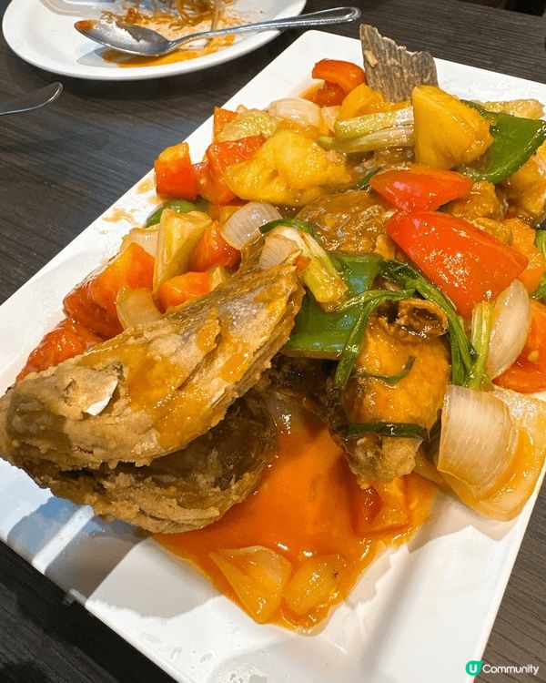 這是泰國建興酒家的咖喱蟹肉、粉絲蝦煲、甜酸炸魚，非常美味！