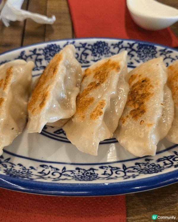 台灣美食段純貞嘅口水雞好麻好辣好刺激，加上小鍋貼和百香果茶，...