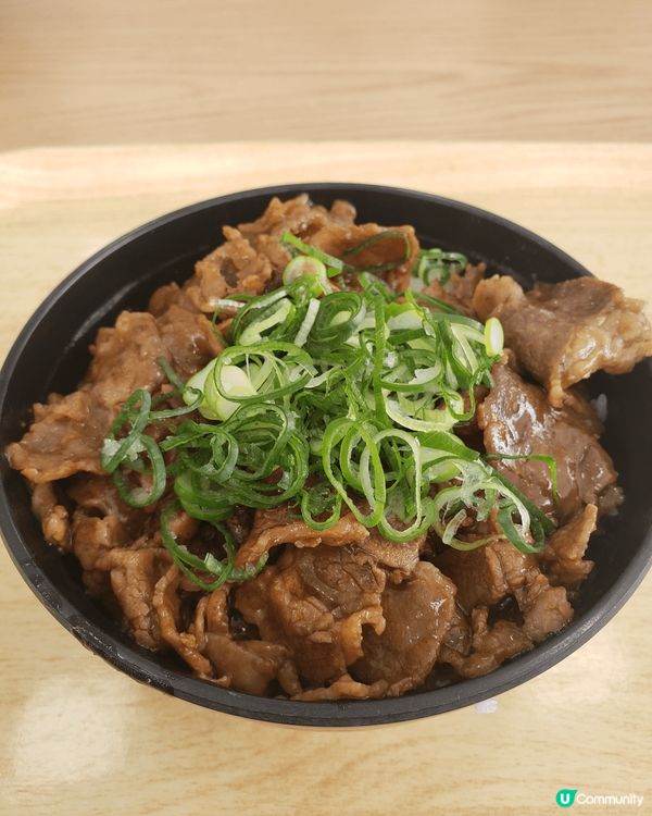 冬日限定美食😍滑雪場都可以有好食嘅牛肉丼😚而且份量唔少❤啱哂...