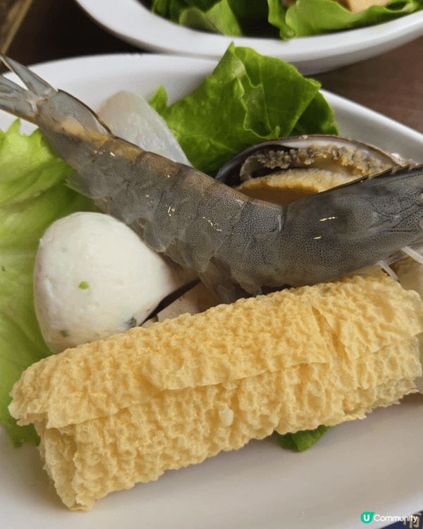 快樂小羊一人火鍋食材新鮮，湯底濃郁，邊烚邊煲劇，就算一個人打...