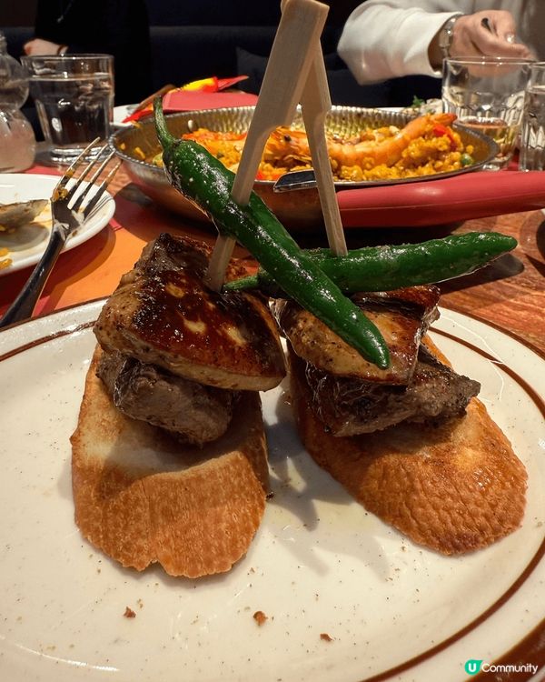 充滿浪漫的法國餐，美味鵝肝，豐富嘅海鮮焗飯，每個女士都喜歡嘅...