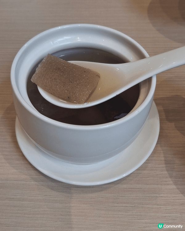 之前公司旗下的餐廳「明軒小館」準備開張，提前「試業」，招待同...