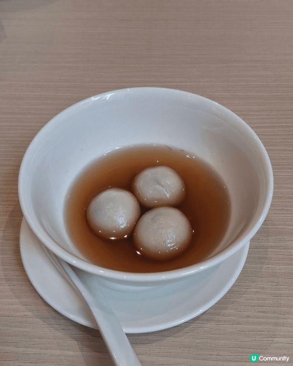 之前公司旗下的餐廳「明軒小館」準備開張，提前「試業」，招待同...