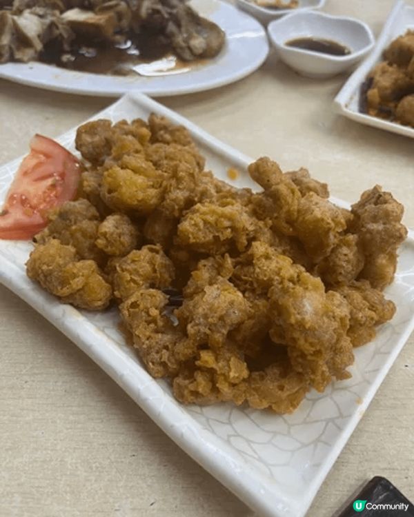 傳統打冷飯店在香港經已買少見少🧐紅伶這間五十多年的老字號早年...