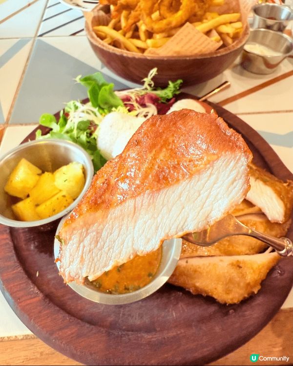 上年聖誕節嚟過ZipZip食聖誕大餐，覺得餐廳環境充滿玩味好...