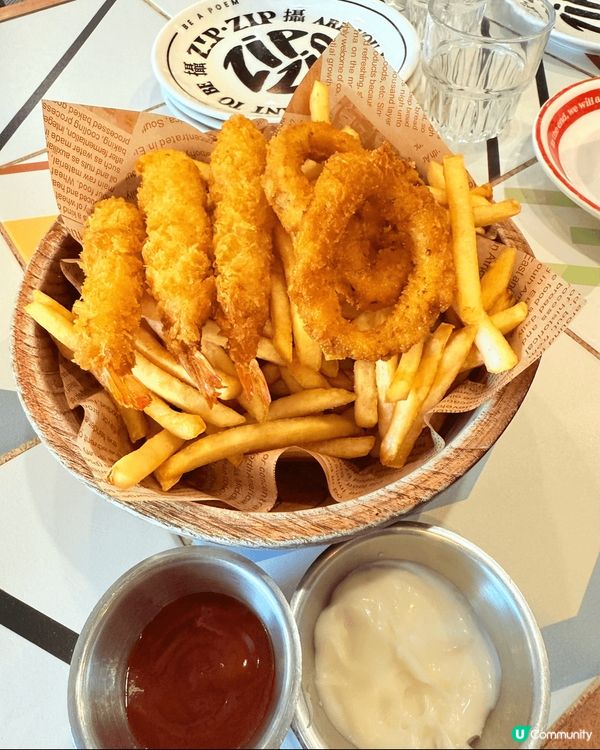 上年聖誕節嚟過ZipZip食聖誕大餐，覺得餐廳環境充滿玩味好...