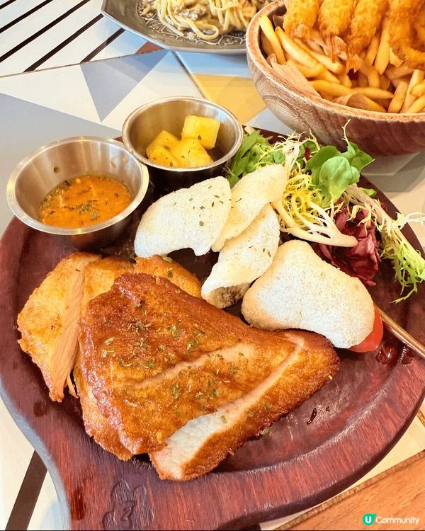 上年聖誕節嚟過ZipZip食聖誕大餐，覺得餐廳環境充滿玩味好...