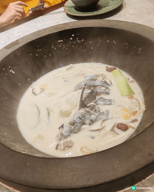 走到鮮潭蒸汽石鍋魚吃整條鮮魚， 又飲到奶白色鮮魚湯， 還有不...