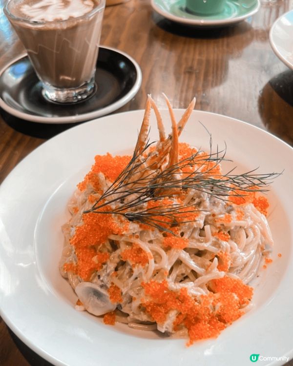 第一個向大家介紹既系寵物友善餐廳hive，我揀左和風汁雞扒沙...