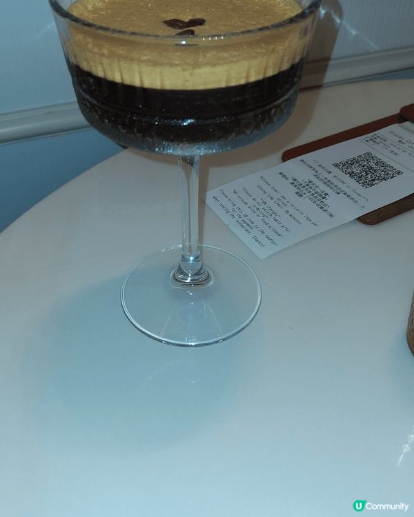 花盤甜品，意式芝士餅及酒味咖啡，甜品精緻，賣相美觀，咖啡採用...