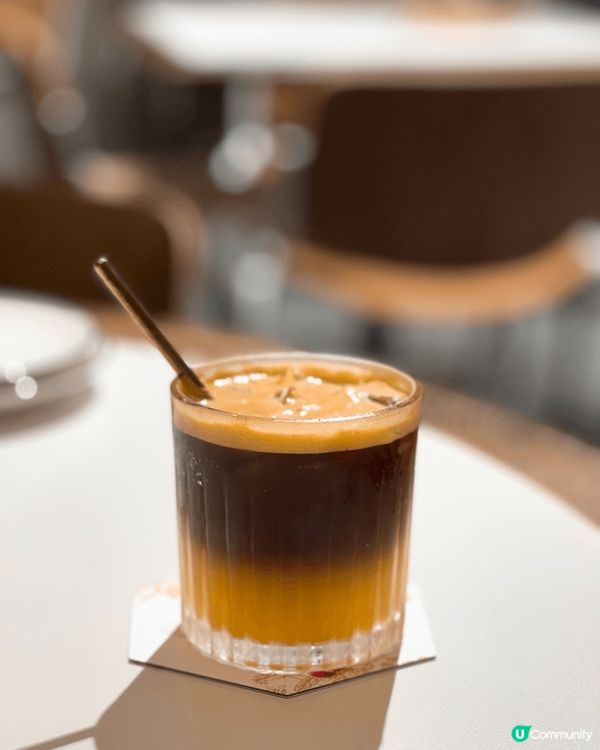 Cafe空間感十足，仲有個打卡位用左一千個網球佈置牆身🎾真係...