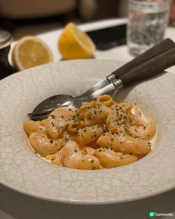 beef tartare 口感柔嫰,加上酥脆薯仔絲和煙燻骨髓...