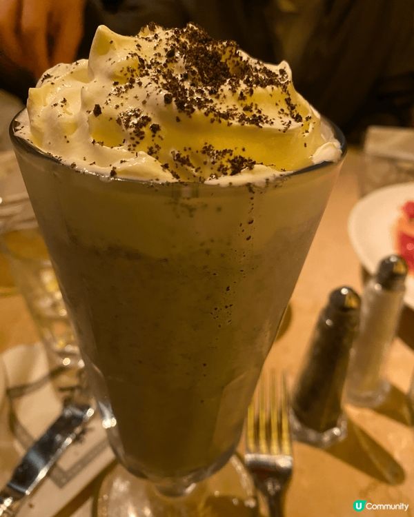 芝樂坊：蛋糕出名，但炸芝士通粉都濃好味🤤曲奇奶昔又大杯 抵飲...