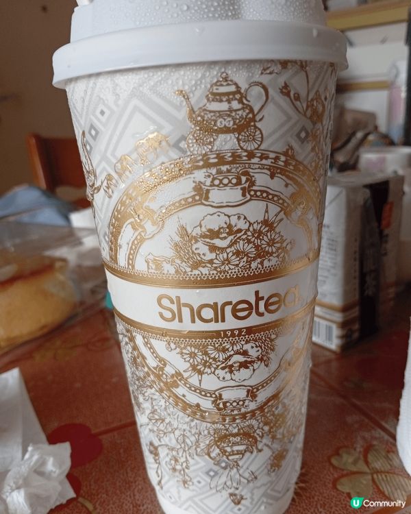 第一張是泰式蝦米卷。第二張是涼皮加皮蛋。第三張是茉莉奶綠。蝦...