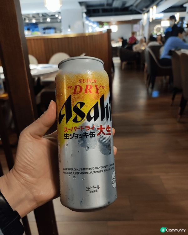 尖沙咀家嫂一家大小的火鍋放題，先有一隻巨大刺身船，海膽及蝦鮮...