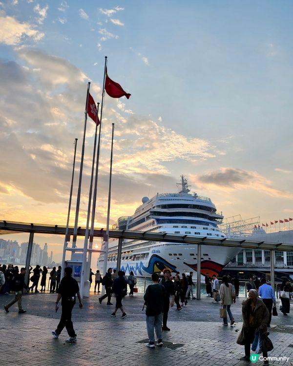 即然來到尖沙咀，那就到碼頭與夕陽來個偶遇吧🤩🤓