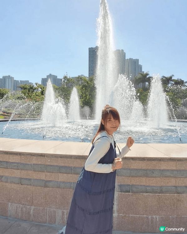 踏入春夏季正正就是花期開花既最好時機，風和日麗行下天水圍公園...