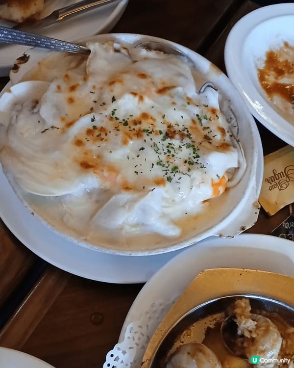 我最欣賞酒店餐廳這個設施。首先，是由Karl Lagerfe...