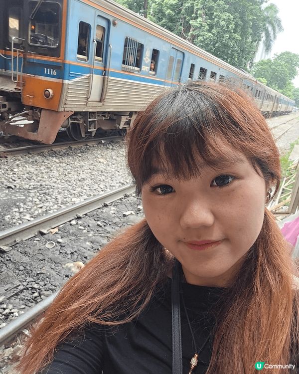 以上是我去泰國曼谷旅遊，第一張相是在鄭王廟度影的，哪裏的建築...