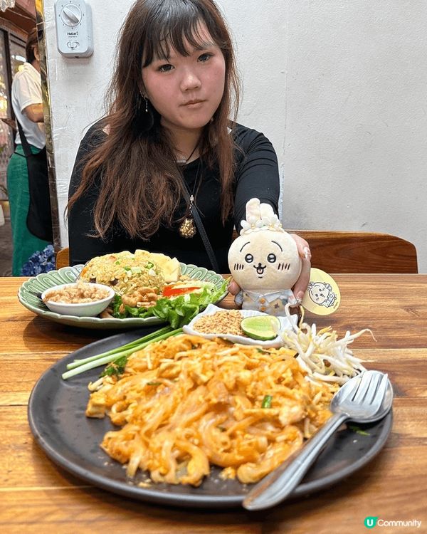 以上是我去泰國曼谷旅遊，第一張相是在鄭王廟度影的，哪裏的建築...