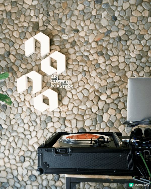 曼谷的Nana cafe. 環境很美, 非常適合打卡, 而且...