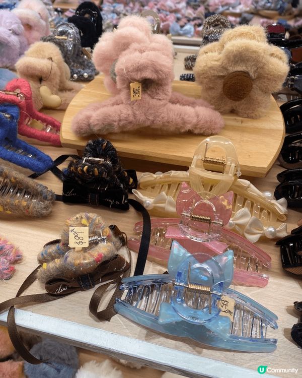 很喜歡用蝴蝶結來打扮一下，簡單又特別，又可再飾品地方買到，平...