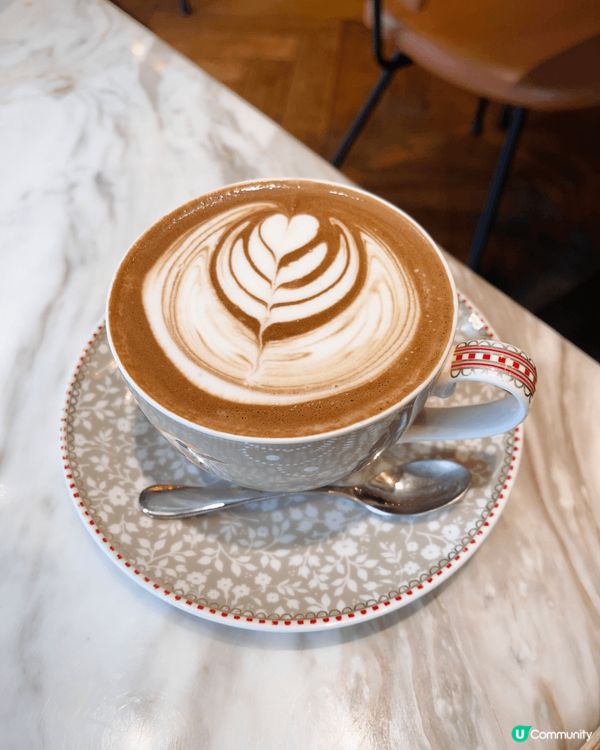 MG cafe位於觀濱海旁附近，轉眼間經已十數年～ 唔知大家...