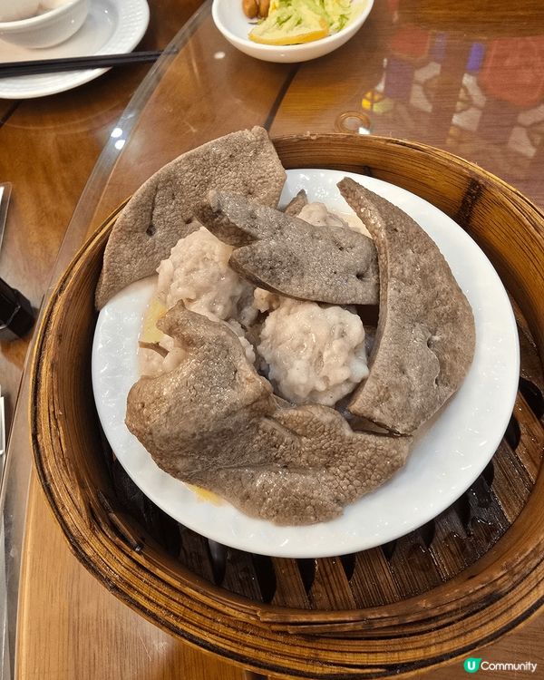 廣州老牌酒樓蓮香樓豬潤燒賣，白糖糕，鼓汁鳳爪等懷舊食品！