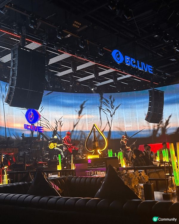 深圳 live house~可以喝酒食小食，晚上9點半開始有...